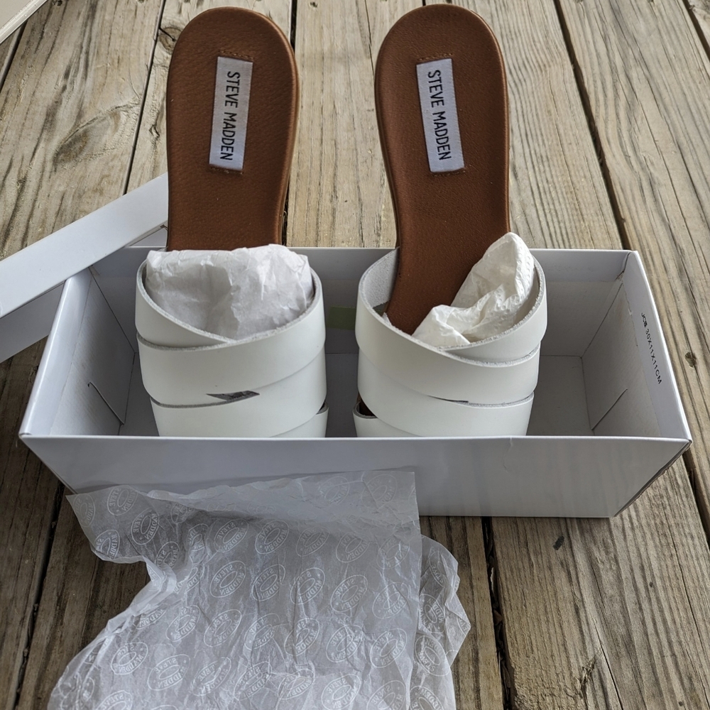 Steve Madden Women's Cream Sandals - Picture 3 of 10